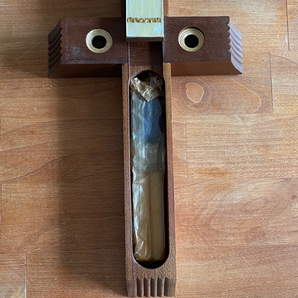 Vintage Wooden Crucifix Sick Call Kit with Gold Accents - Picture 5 of 16